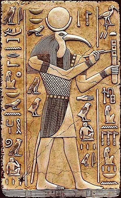 古埃及智慧之神托特（Thoth）的浮雕，象征古老智慧与神圣原型，也是黄金之心梅尔卡巴创造课程中埃及大金字塔入门点化仪式所涉及的神明之一。